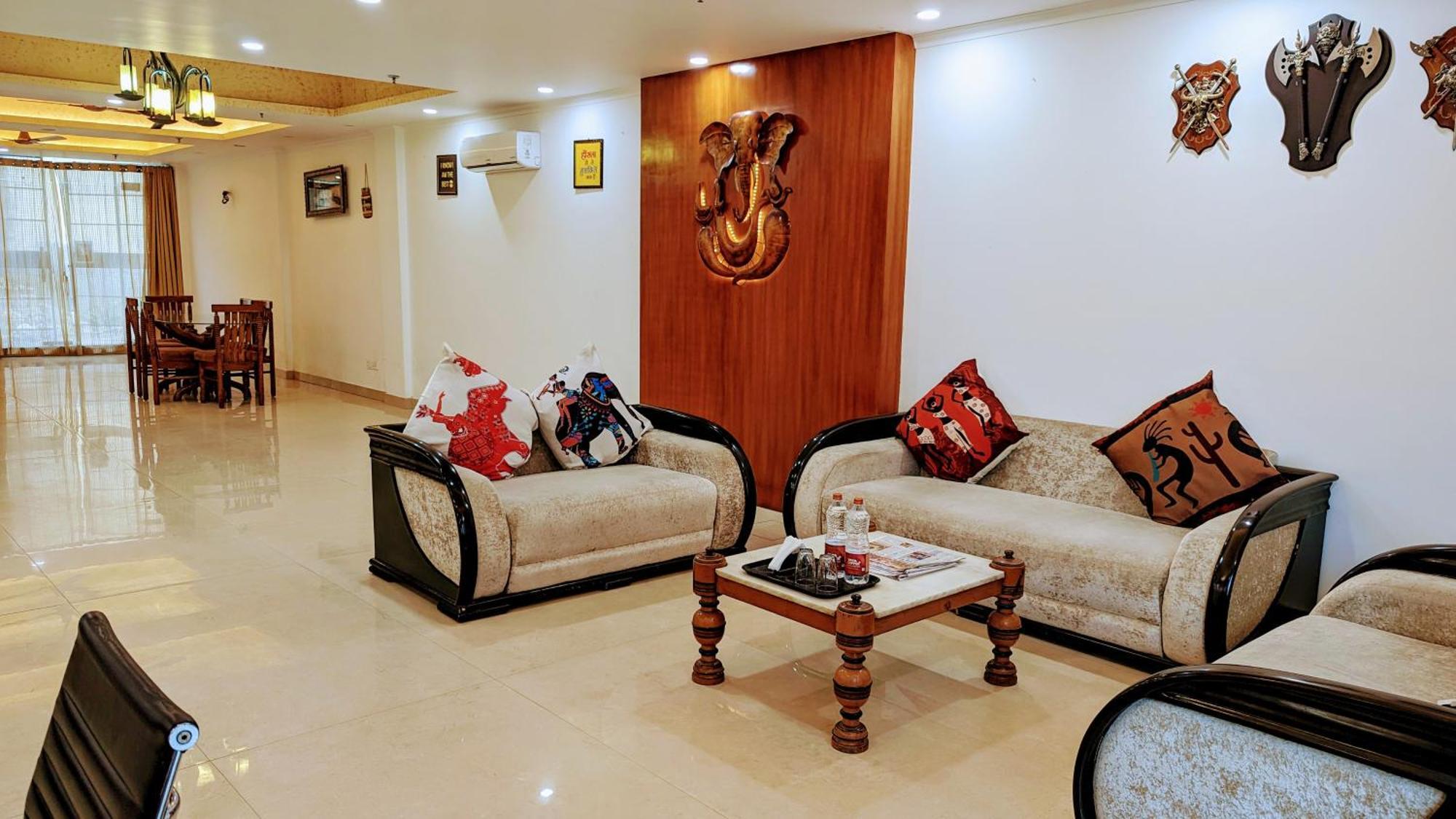 Hotel Moon Taj Near Yashobhoomi Convention Centre Delhi  Bagian luar foto