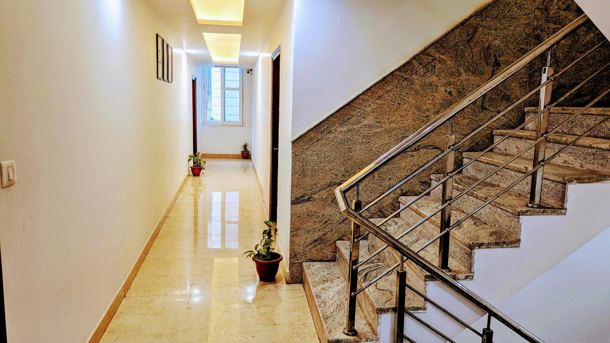 Hotel Moon Taj Near Yashobhoomi Convention Centre Delhi  Bagian luar foto