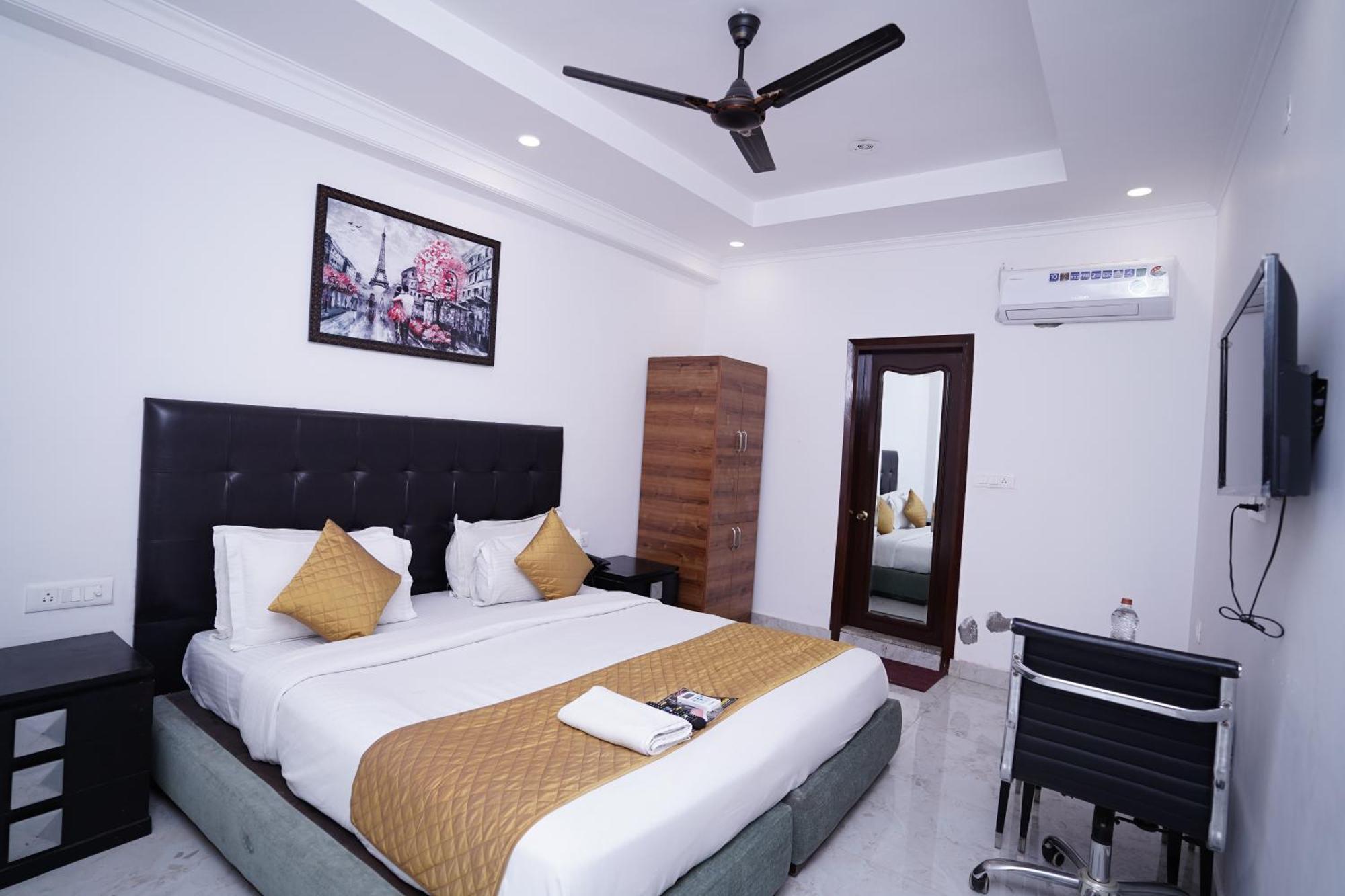 Hotel Moon Taj Near Yashobhoomi Convention Centre Delhi  Bagian luar foto